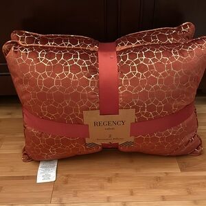 Regency 2 Velvet Decorative Pillows Paprika Color